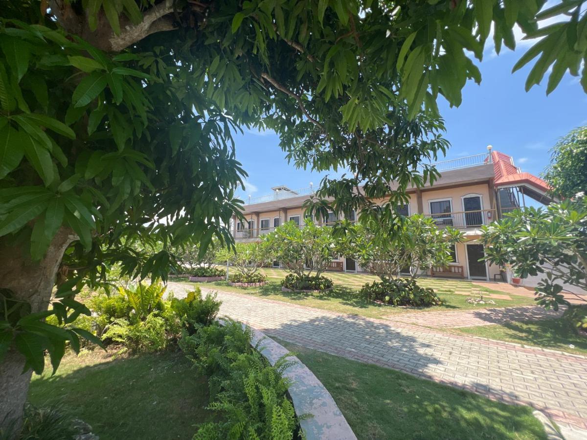 La Plumerias Moalboal Exterior foto
